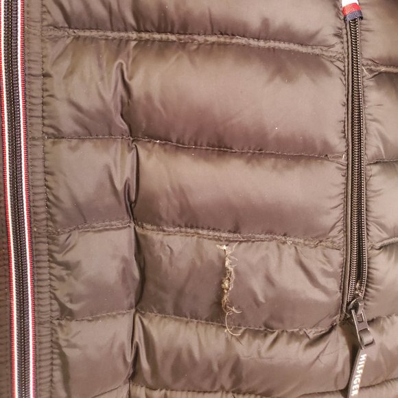 NWT DEFECT Tommy Hilfiger Men's Packable Lightweight Puffer Size M $195 4C606 - Picture 2 of 4